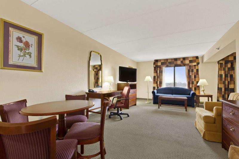 Holiday Inn Cleveland By Ihg Esterno foto