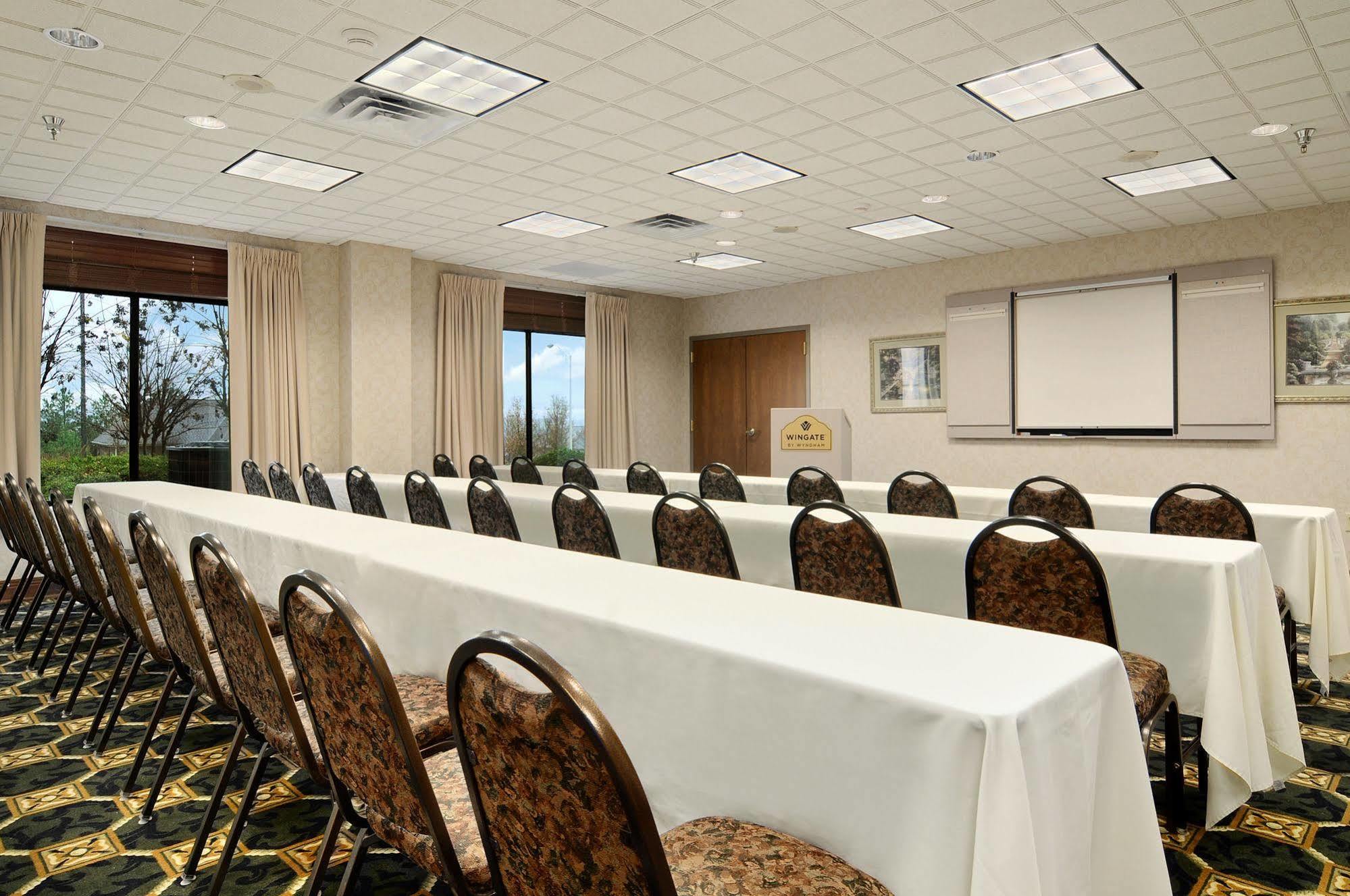 Holiday Inn Cleveland By Ihg Esterno foto