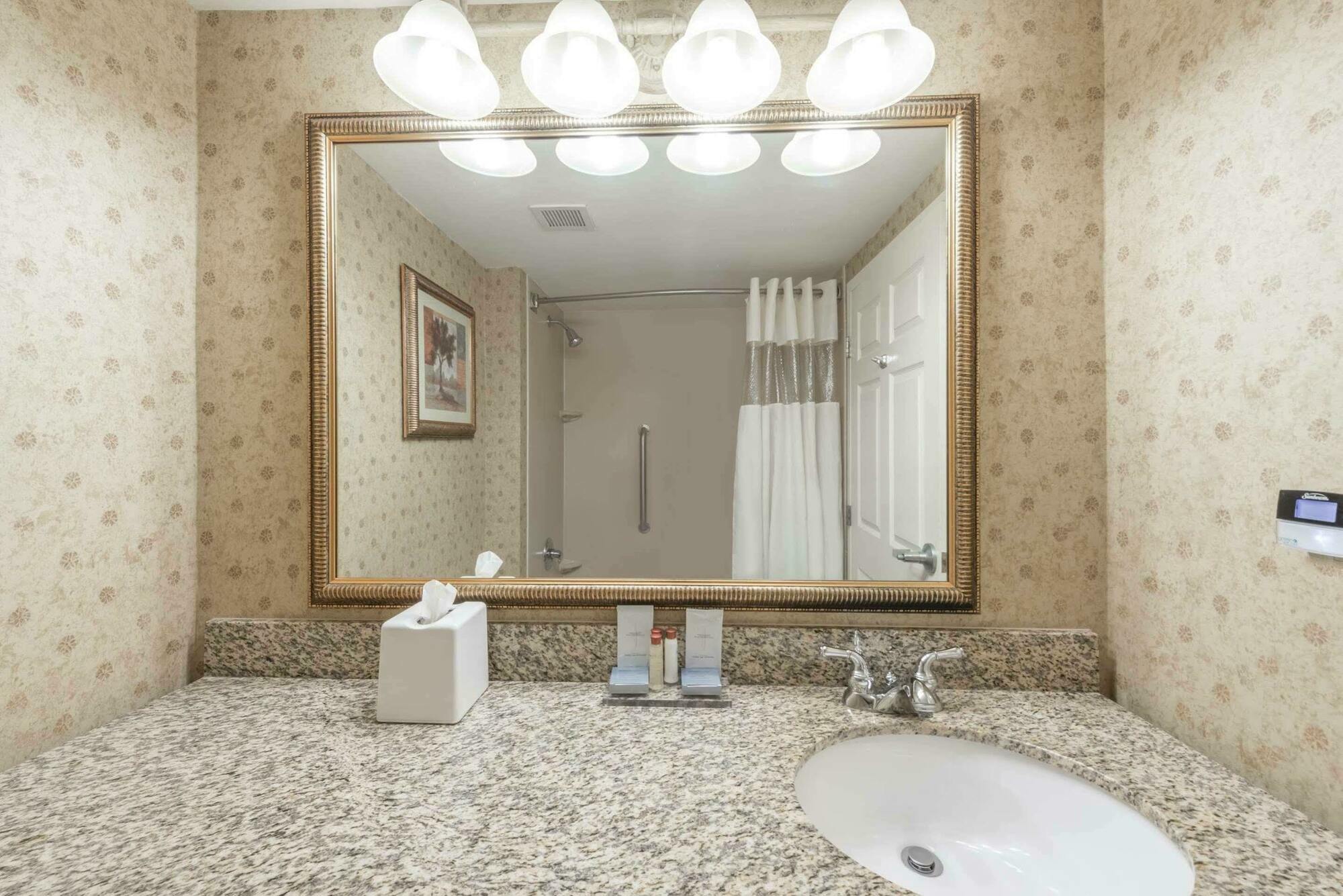 Holiday Inn Cleveland By Ihg Esterno foto